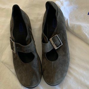 Like NEW Wolky Suede Gray Mary Jane size 41